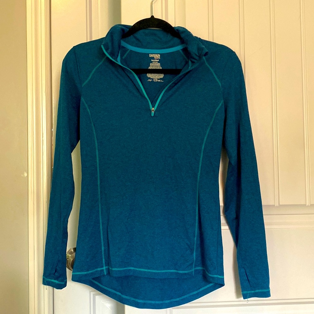 Size Small. Danskin Now, Semi-Fitted Light-Weight long-sleeve running shirt.